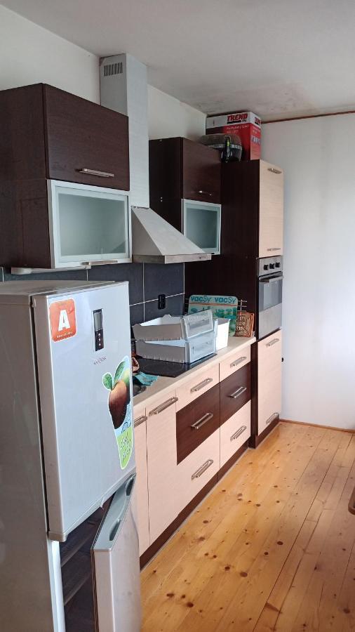 Appartamento Bydleni V Centru Ov Blizko Stodolni, Bez Vytahu Ostrava Esterno foto