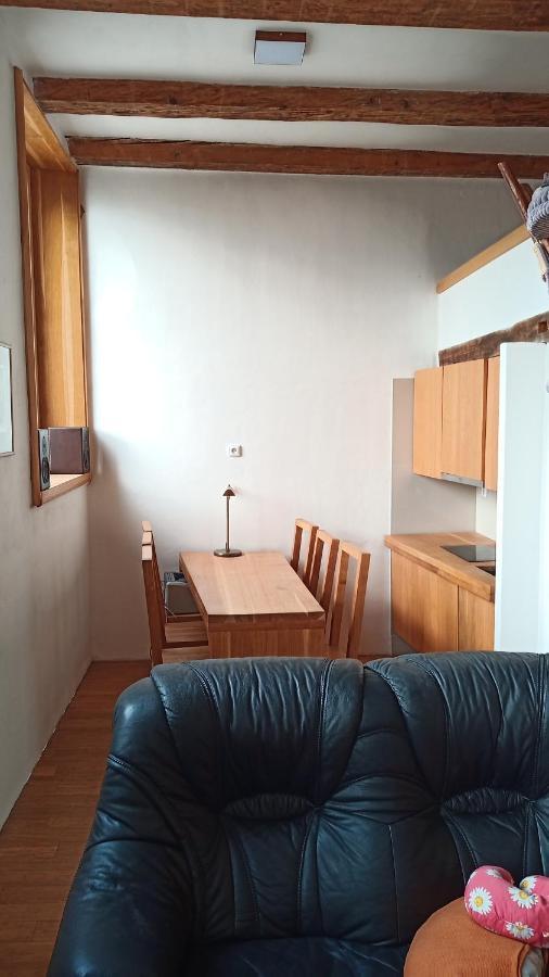 Appartamento Bydleni V Centru Ov Blizko Stodolni, Bez Vytahu Ostrava Esterno foto